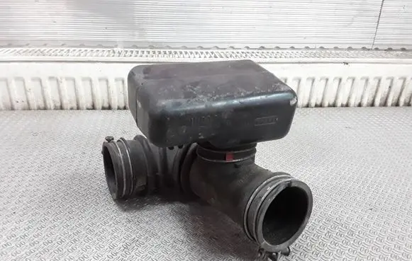 Toyota RAV 4 (XA10) Air intake duct part 1789374330 1788074450