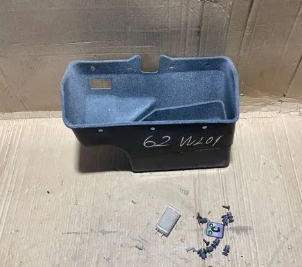 Mercedes-Benz 190 W201 Glove box 2016890091