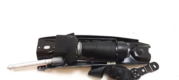 Volvo V70 Front seatbelt P39818796