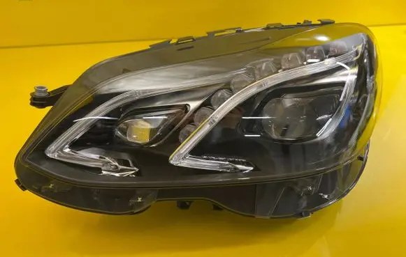 Mercedes-Benz E W212 Headlight/headlamp A2129063103