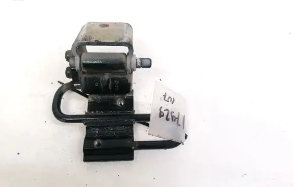 Audi A4 S4 B6 8E 8H Rear door lower hinge 8E0833412