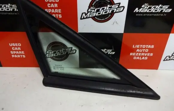 Seat Altea XL Front triangle window/glass 5P0845412