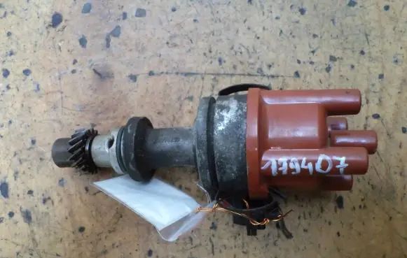 Seat Toledo I (1L) Spark distributor 