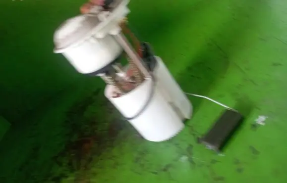 Suzuki Swift I In-tank fuel pump