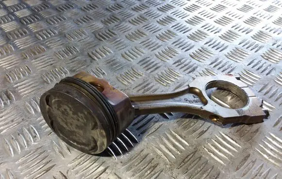 Volkswagen Phaeton Piston with connecting rod
