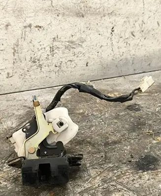 Loading door lock