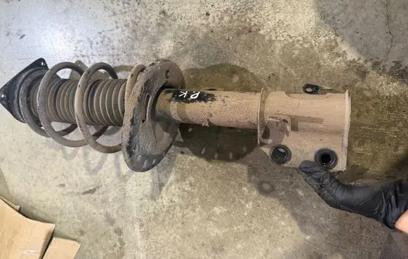 Peugeot 208 Front shock absorber with coil spring 98311683800 ST32000759