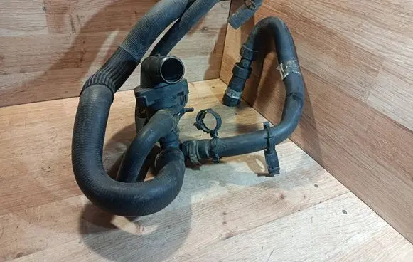 Thermostat/thermostat housing