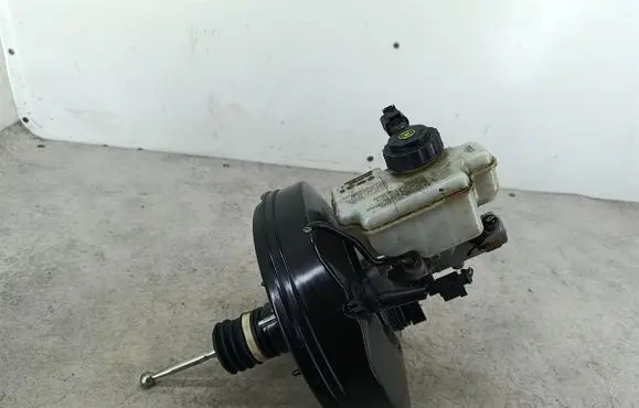 Volkswagen Golf Plus Brake booster 1K1614106M