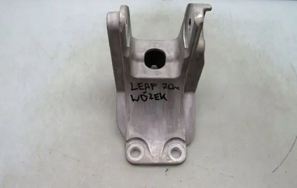 Nissan Leaf II (ZE1) Gearbox mounting bracket