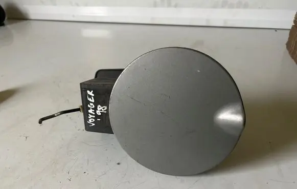Chrysler Voyager Fuel tank cap 4674991 32743B