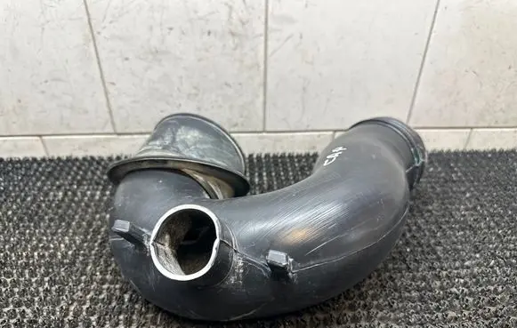 Chevrolet Captiva Air intake duct part 20930670