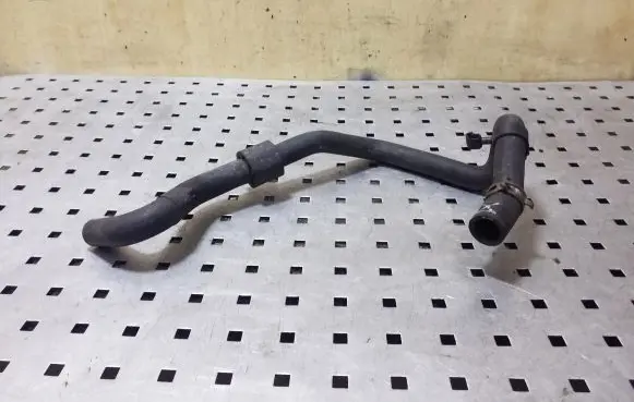 Audi Q7 4L Engine coolant pipe/hose