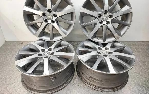 R18 alloy rim