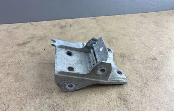 BMW 7 F01 F02 F03 F04 Radiator mount bracket 7186514 51117186514