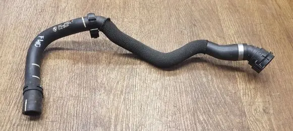 BMW 1 F40 Engine coolant pipe/hose 6832801