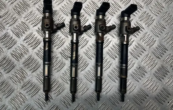 Volkswagen Golf VI Fuel injectors set 03L130277B 03L130277
