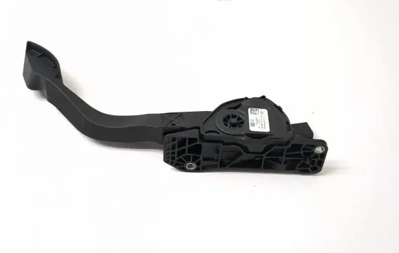 Ford Kuga II Accelerator throttle pedal F1DC9F836BA