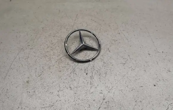 Mercedes-Benz C W203 Manufacturers badge/model letters 