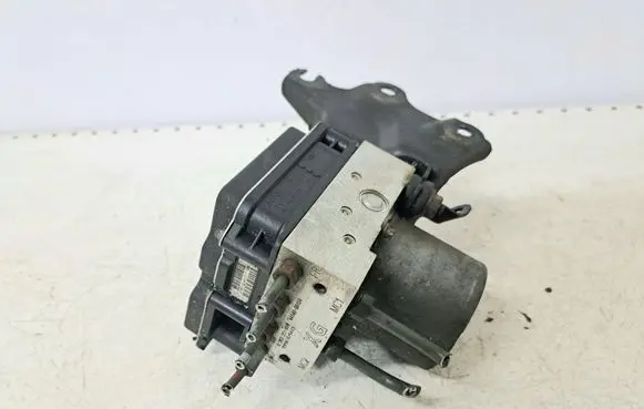 Toyota Avensis T270 ABS Pump 0265251999 4454005120