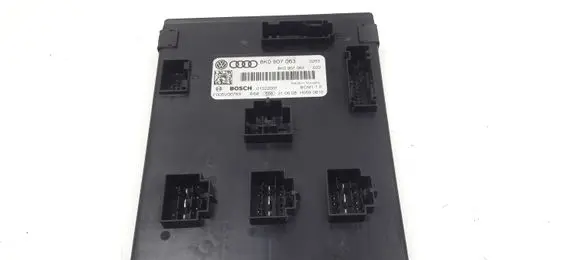 Audi A4 S4 B8 8K Comfort/convenience module 8K0907063 F005V00753