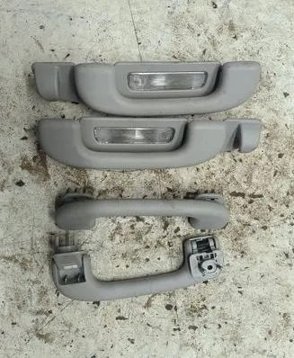 Mercedes-Benz ML W164 A set of handles for the ceiling 