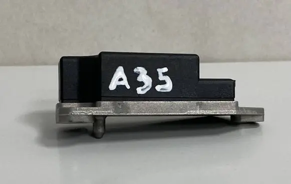 Mercedes-Benz E W211 Airbag deployment crash/impact sensor 0008209926 A9T9A15A847