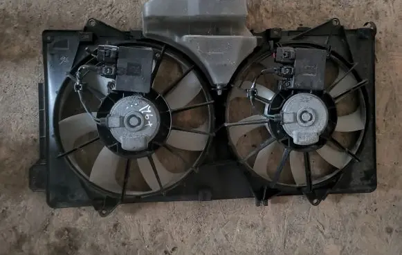 Mazda 6 Radiator cooling fan shroud