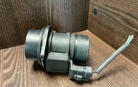 Renault Laguna II Mass air flow meter 5WK9609 7700314057