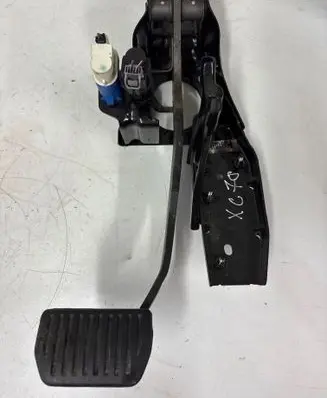 Volvo XC70 Brake pedal 31202467