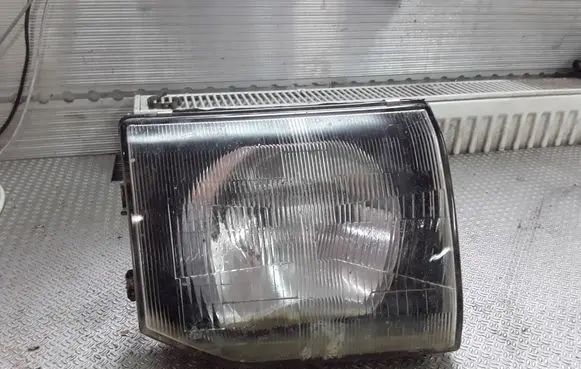 Mitsubishi Pajero Headlight/headlamp 11037746