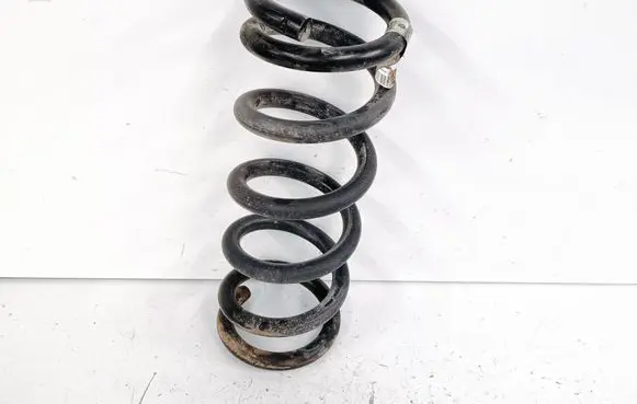 Dodge RAM 1500 DS Front coil spring 05154564AB P05154564AB
