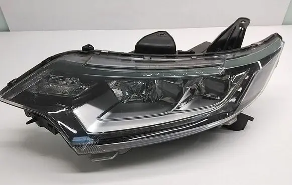 Mitsubishi Outlander Headlight/headlamp 8301C865