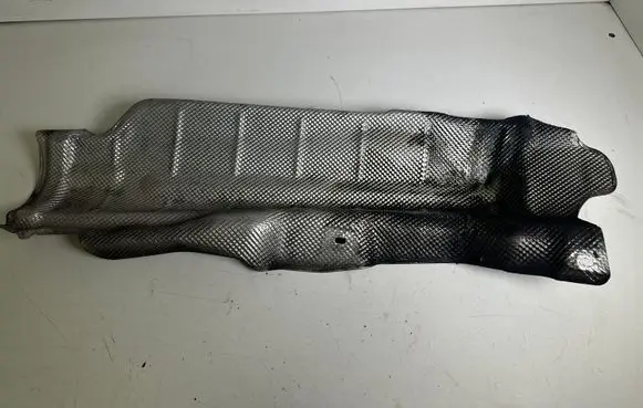Land Rover Discovery 4 - LR4 Exhaust heat shield 500120