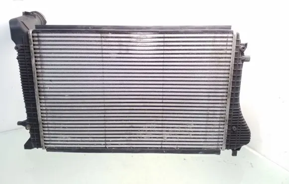 Volkswagen Touran I Intercooler radiator 1K0145803J