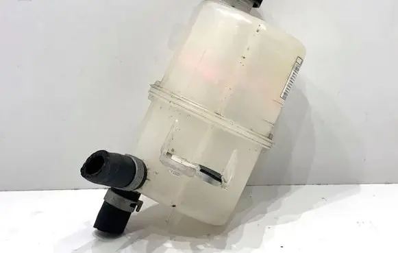 Lexus IS III XE30 Coolant expansion tank/reservoir 