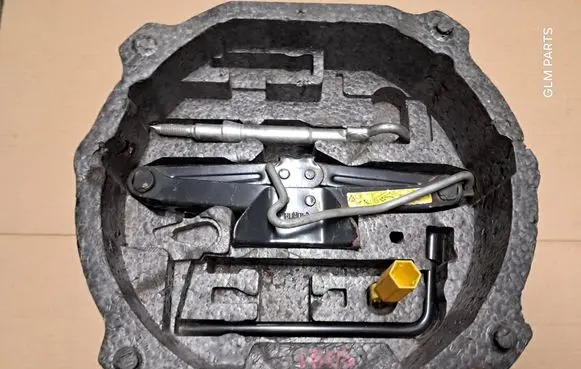 Peugeot 508 Tool set 9681838080