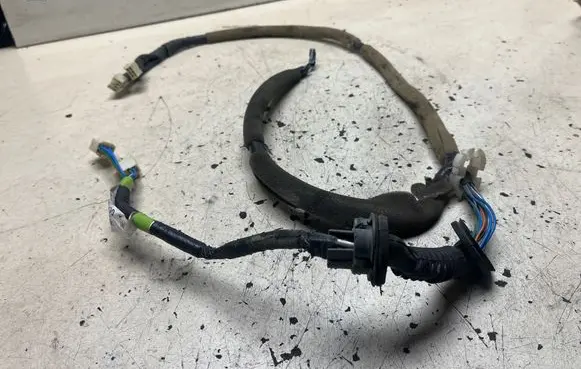 Toyota Avensis T250 Tailgate/trunk wiring harness 8218405100