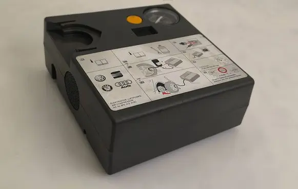 Audi A3 S3 8P Tire air pump compressor 8P0012615C
