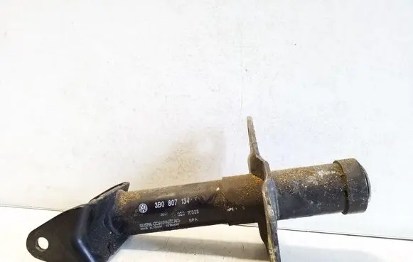 Volkswagen PASSAT B5 Front bumper shock/impact absorber 3B0807134A