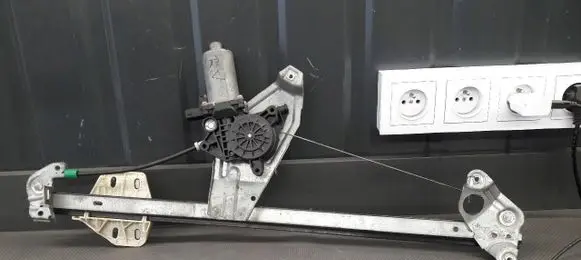 Renault Espace III Front window lifting mechanism without motor 0130821630