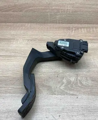 Audi A8 S8 D3 4E Accelerator throttle pedal 4E1723523D 6PV00777028