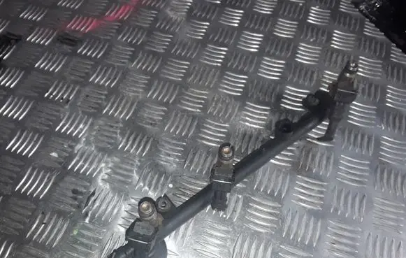 Renault Scenic I Fuel injector 7700107405 7700112777