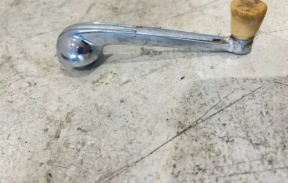 GAZ M-20 Front door window winding handle 