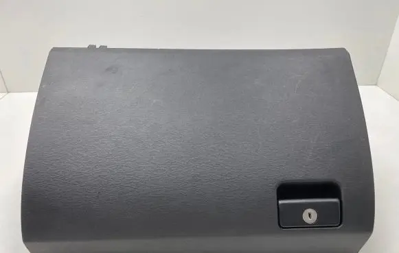 Toyota Avensis T270 Glove box 5555005090