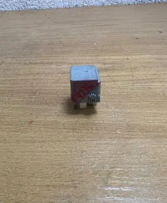 Mercedes-Benz C W204 Other relay A0025422619 F4276