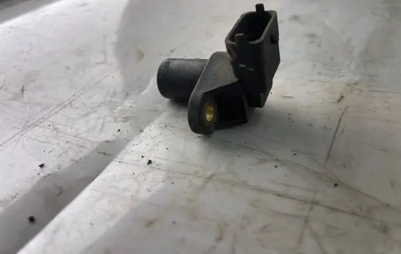 Hyundai Matrix Camshaft position sensor 3930027000