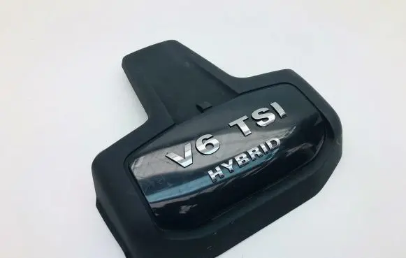 Volkswagen Touareg II Engine cover (trim) 7P6103927