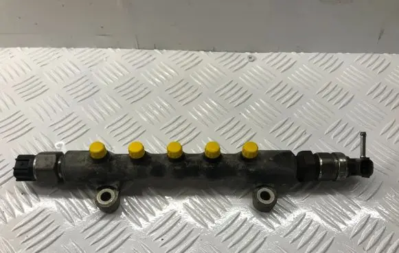 Toyota Avensis T250 Fuel main line pipe 238100R020 8945860010
