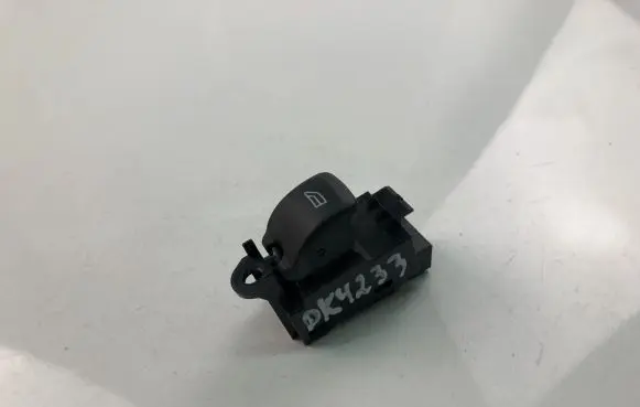 Volvo C30 Electric window control switch 31272012